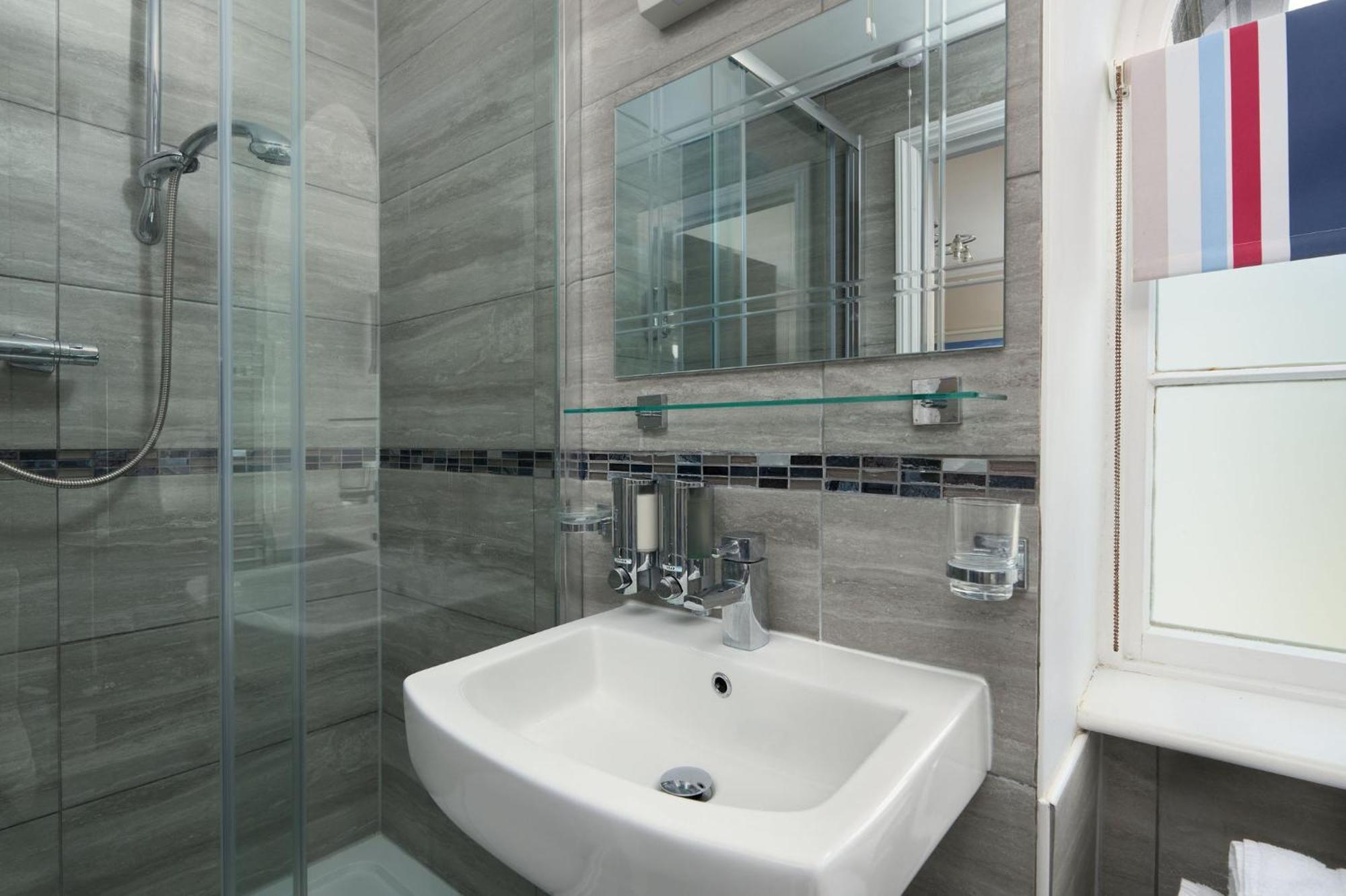 فندق Epchris House إلفراكومبْ المظهر الخارجي الصورة