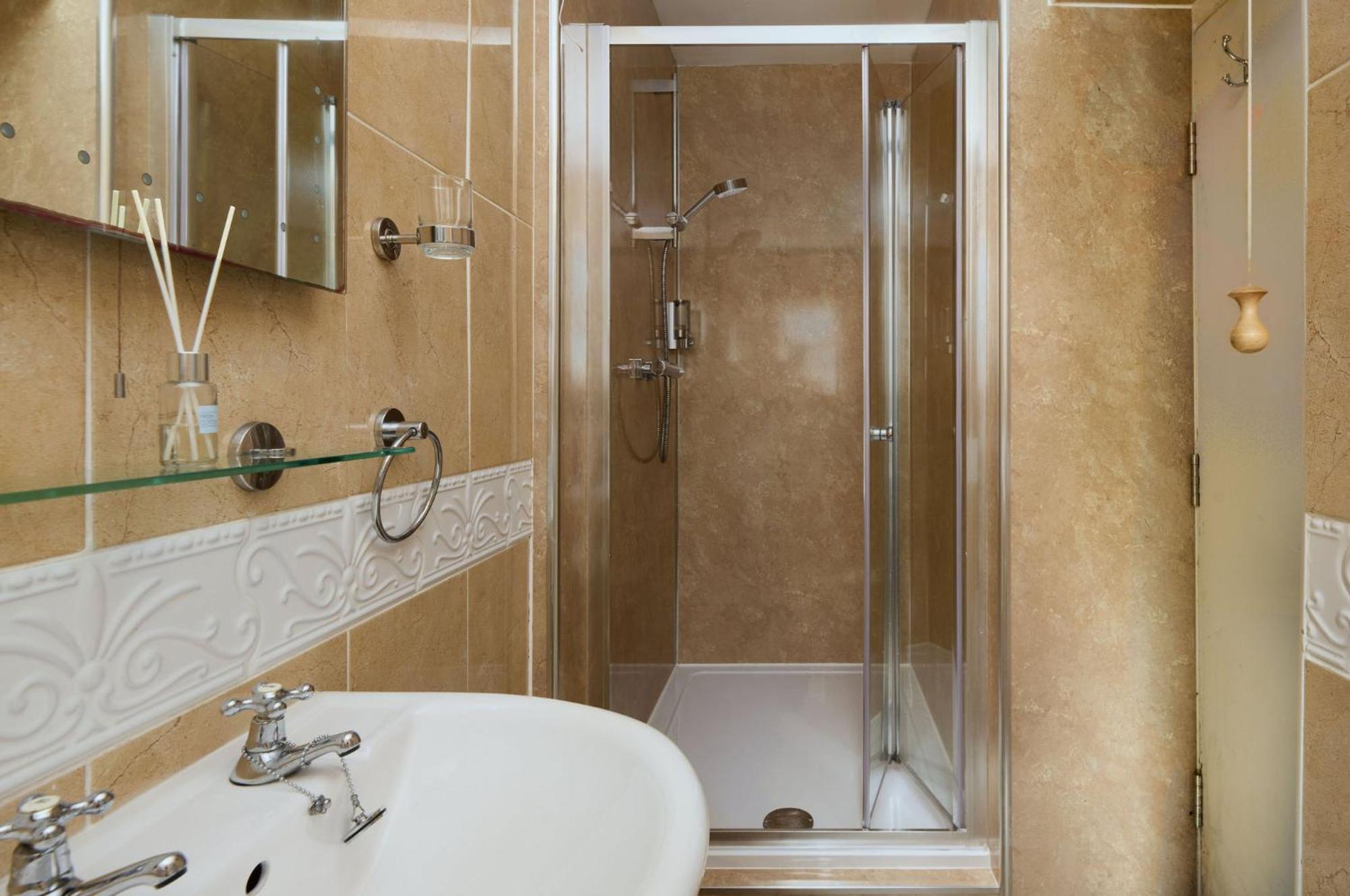 فندق Epchris House إلفراكومبْ المظهر الخارجي الصورة